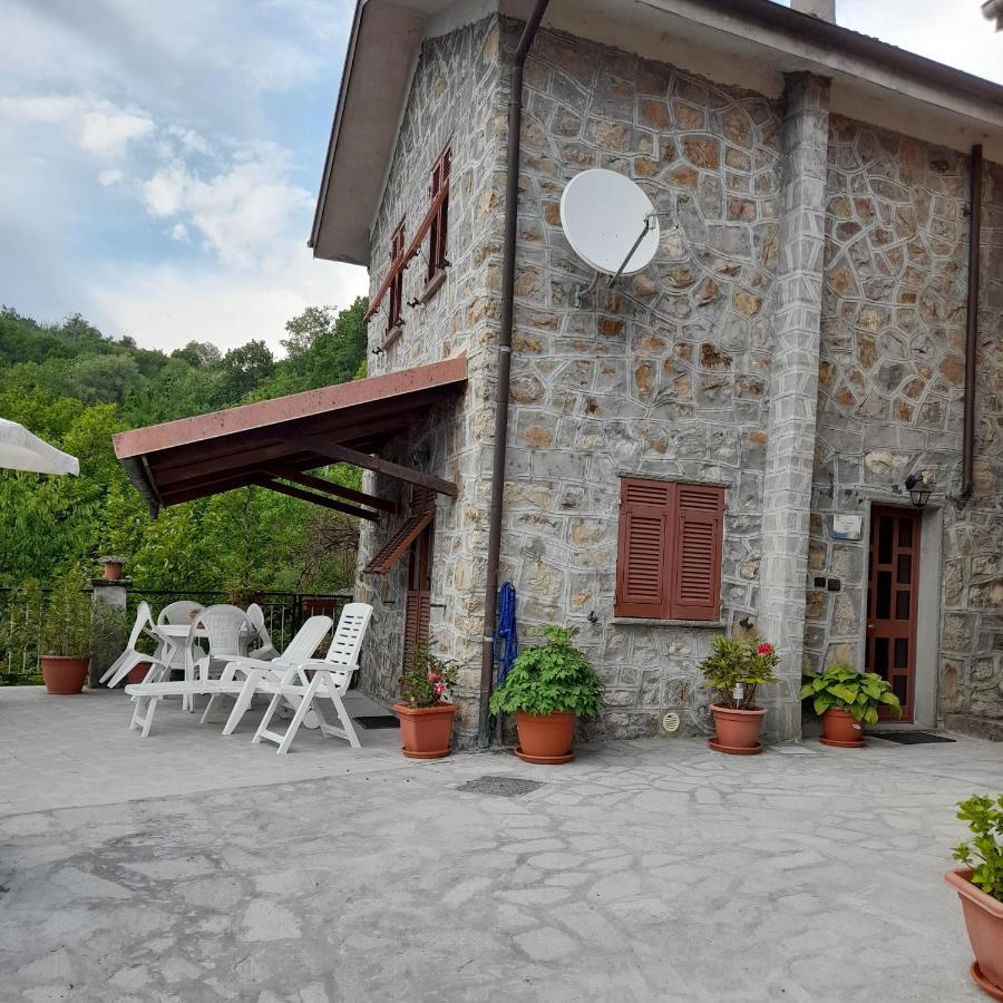 Вилла Agriturismo Merlotta Варезе-Лигуре Экстерьер фото
